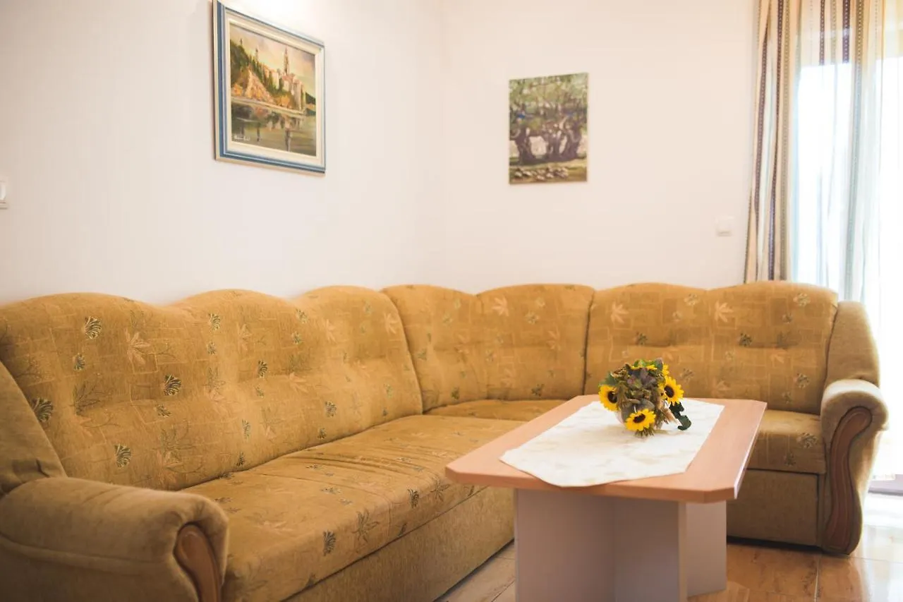 Appartamento Apartmani Nada & Darko, Kampor, Rab, Hrvatska Croazia